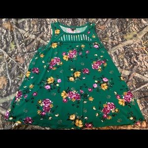 Torrid green tank top 2